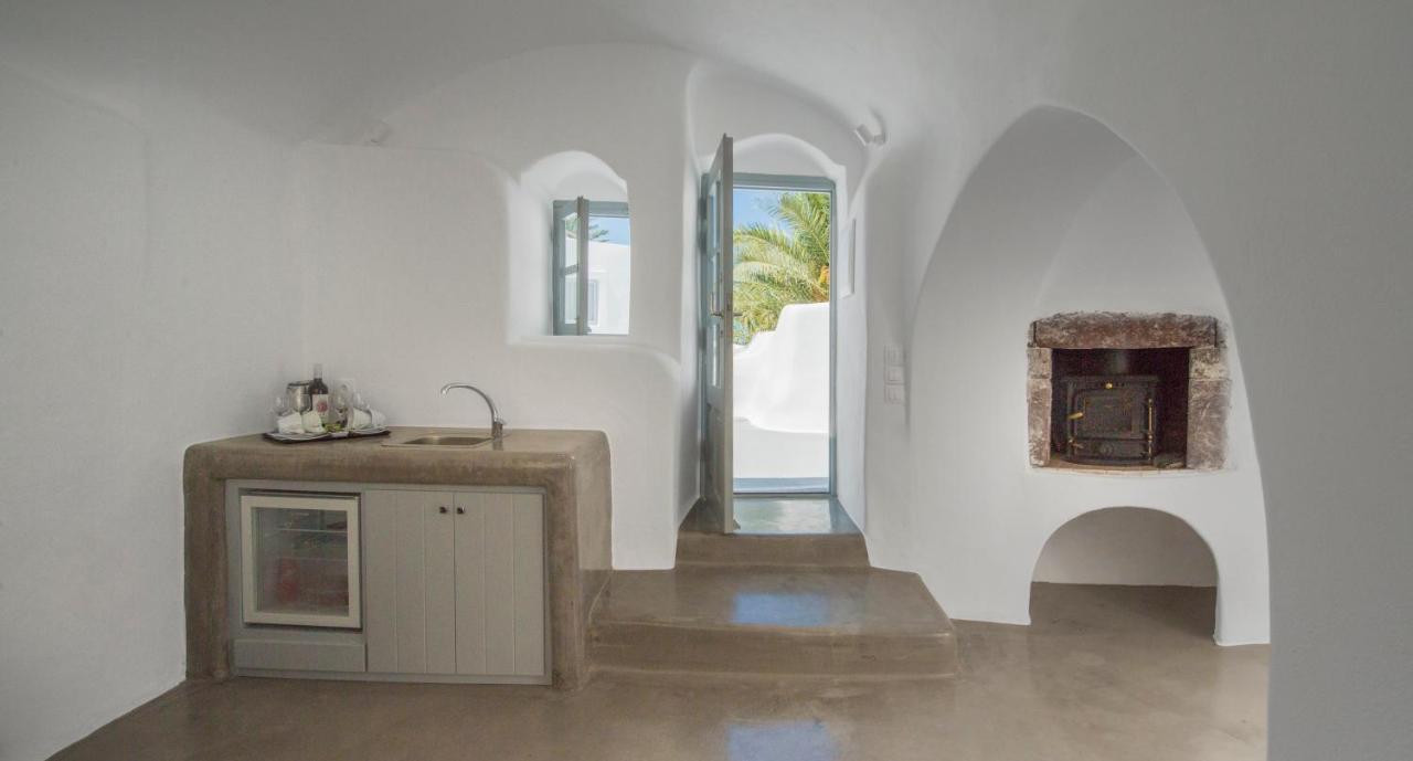 Foinikiá Aqua Serenity Luxury Suites Santorini المظهر الخارجي الصورة